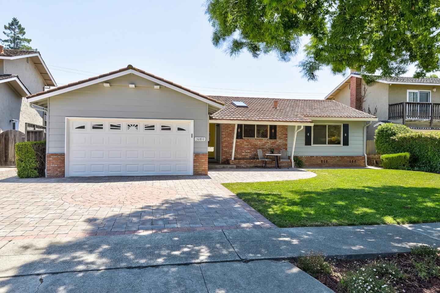 Neighborhood Neighborhood-40