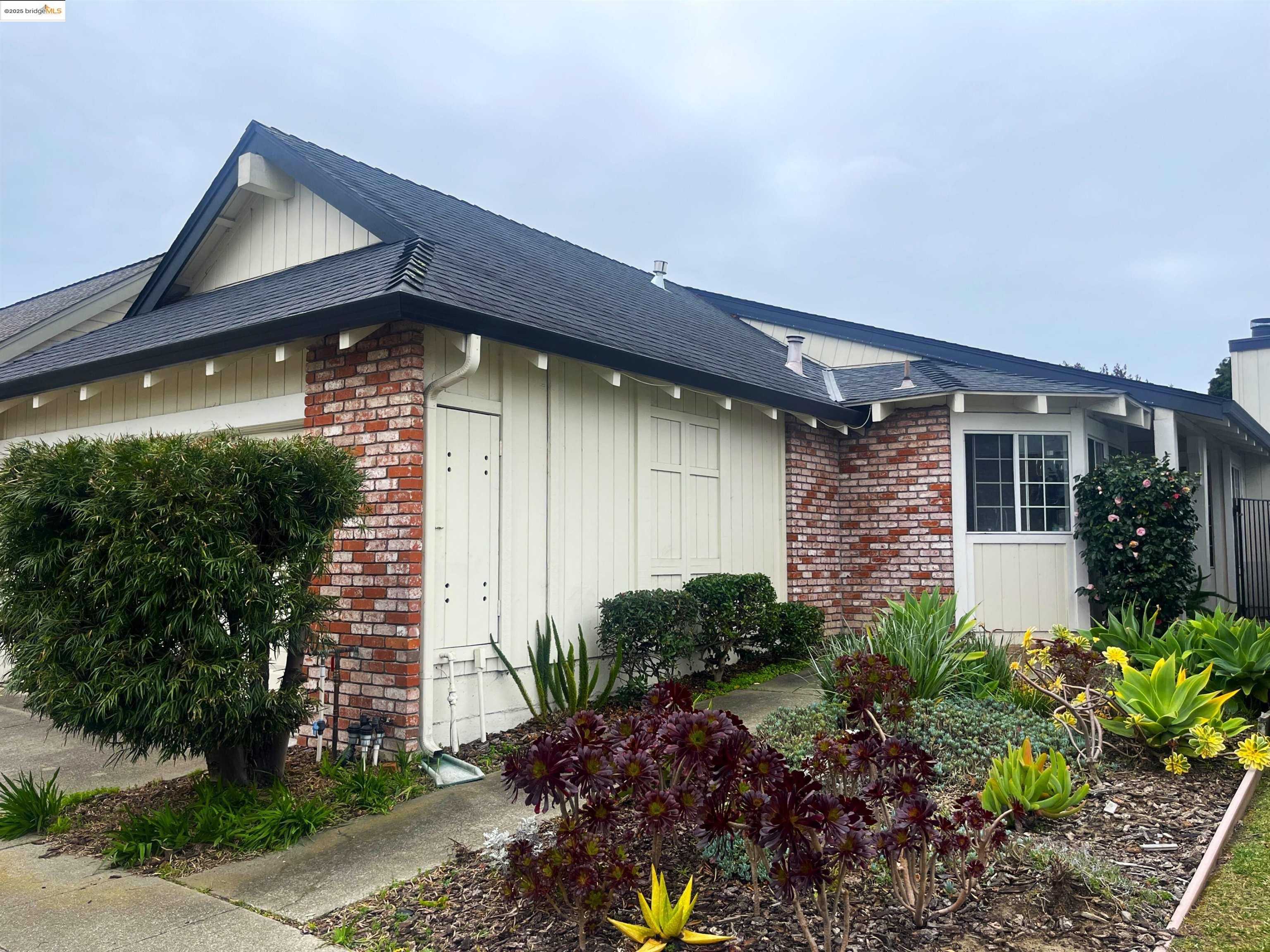 Neighborhood Neighborhood-34