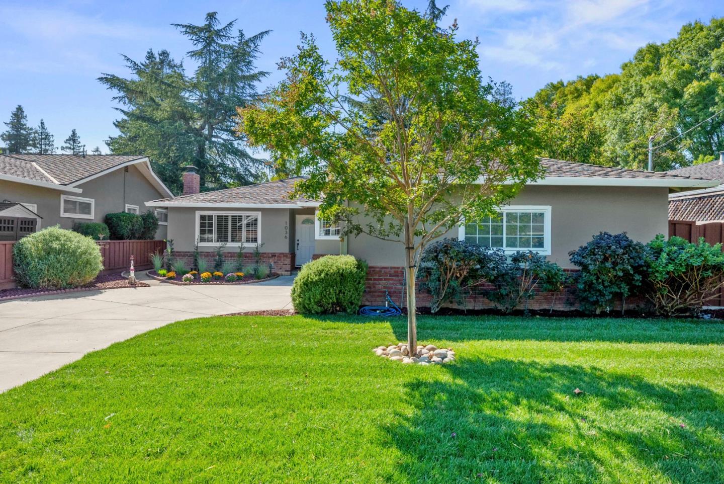 Neighborhood Neighborhood-40