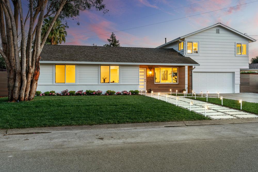 Neighborhood Neighborhood-20