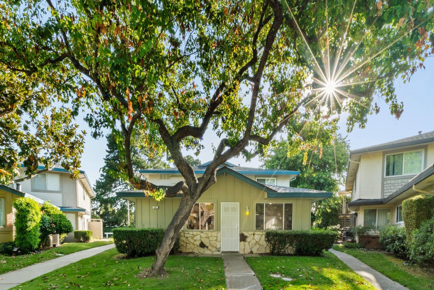 Neighborhood Neighborhood-9