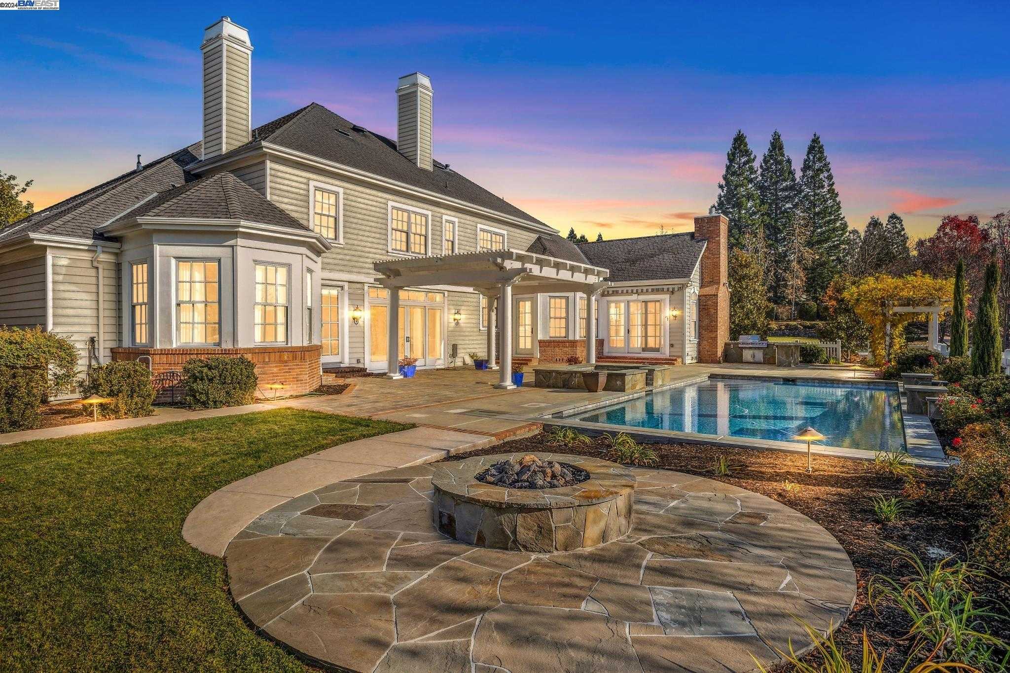 Neighborhood Neighborhood-3