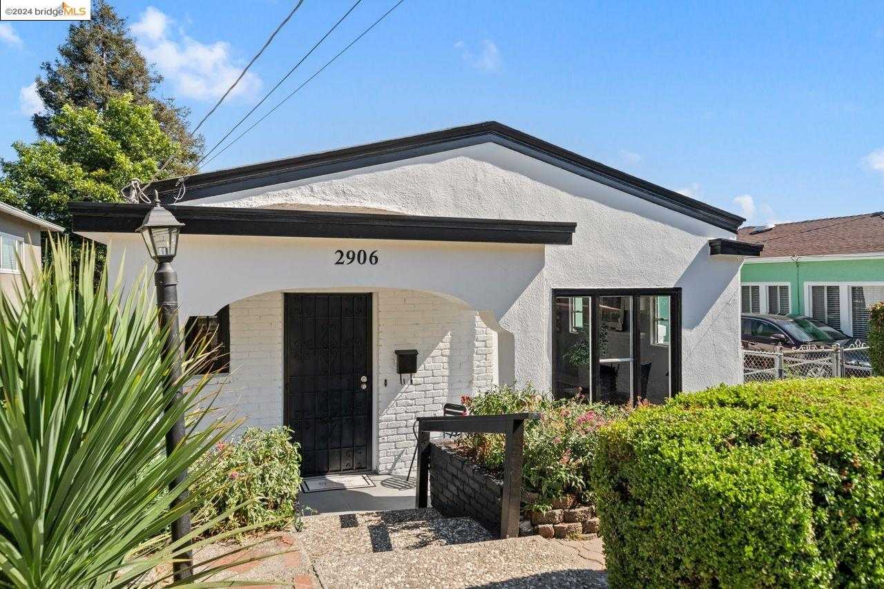 Neighborhood Neighborhood-10