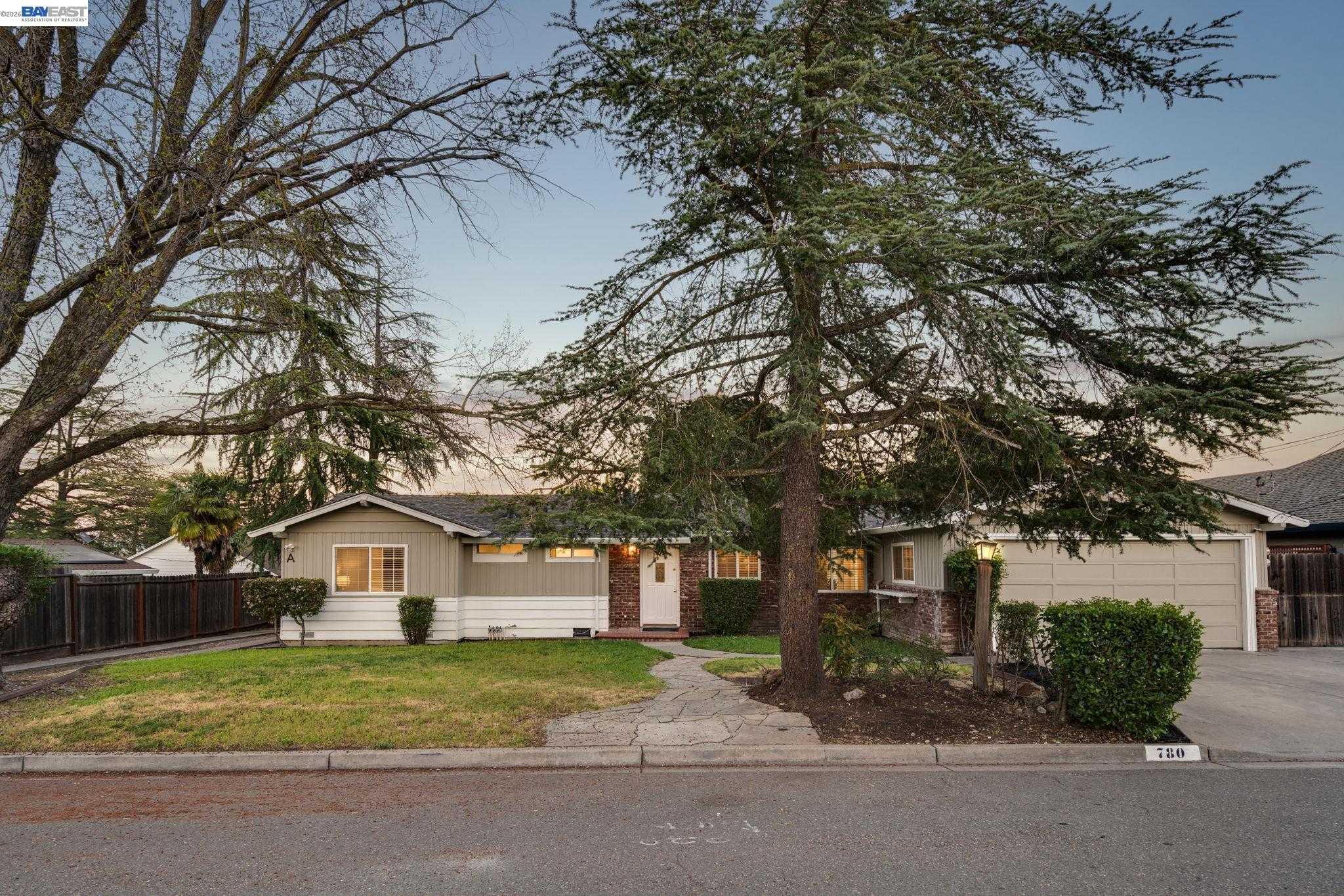 Neighborhood Neighborhood-25