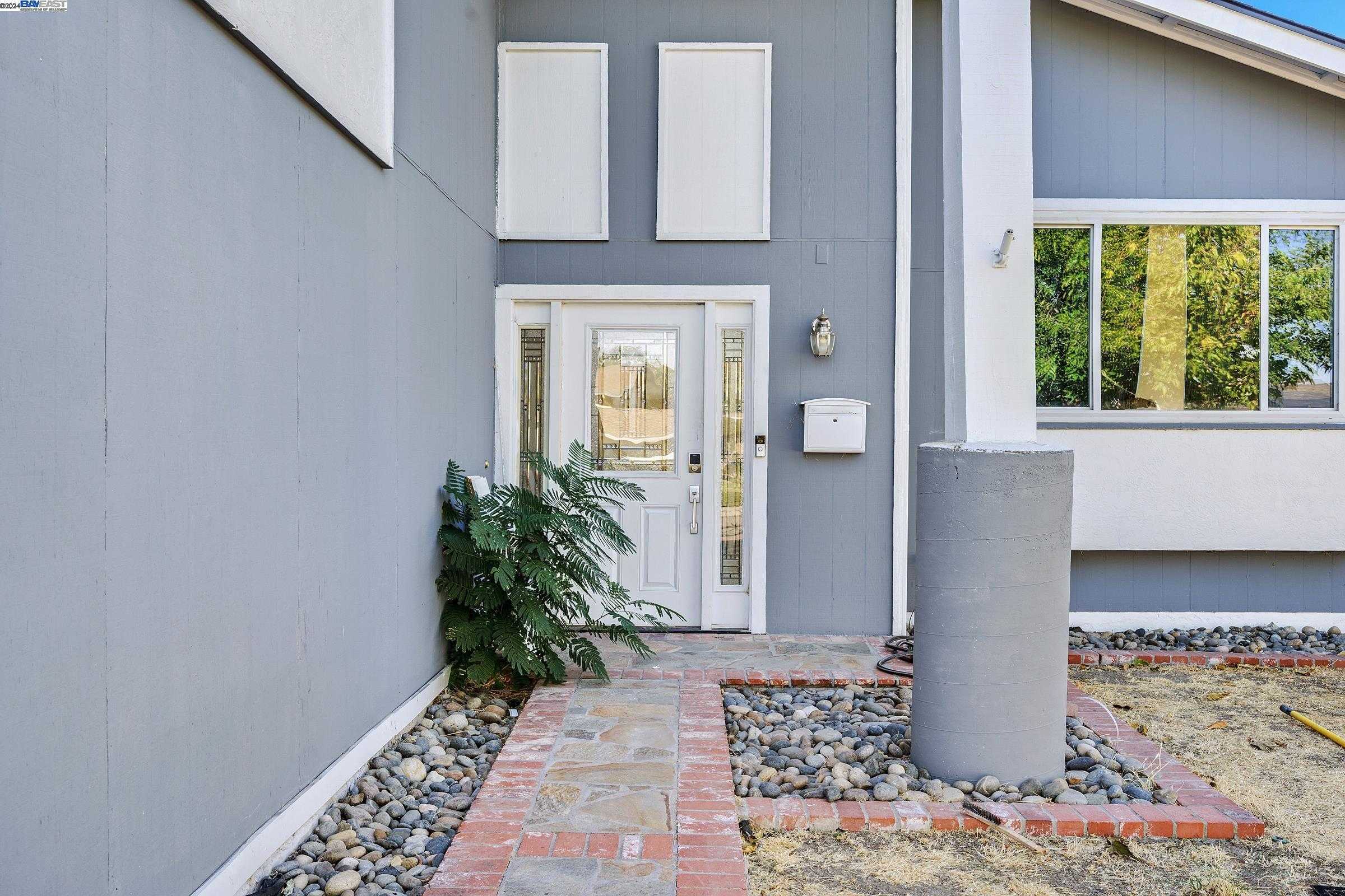 Neighborhood Neighborhood-10