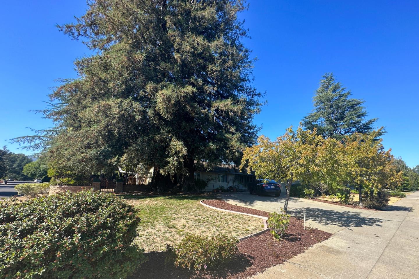 Neighborhood Neighborhood-34