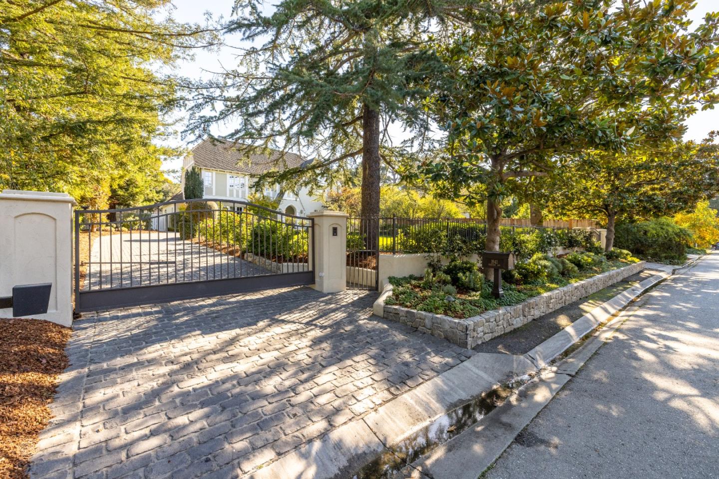 Neighborhood Neighborhood-6