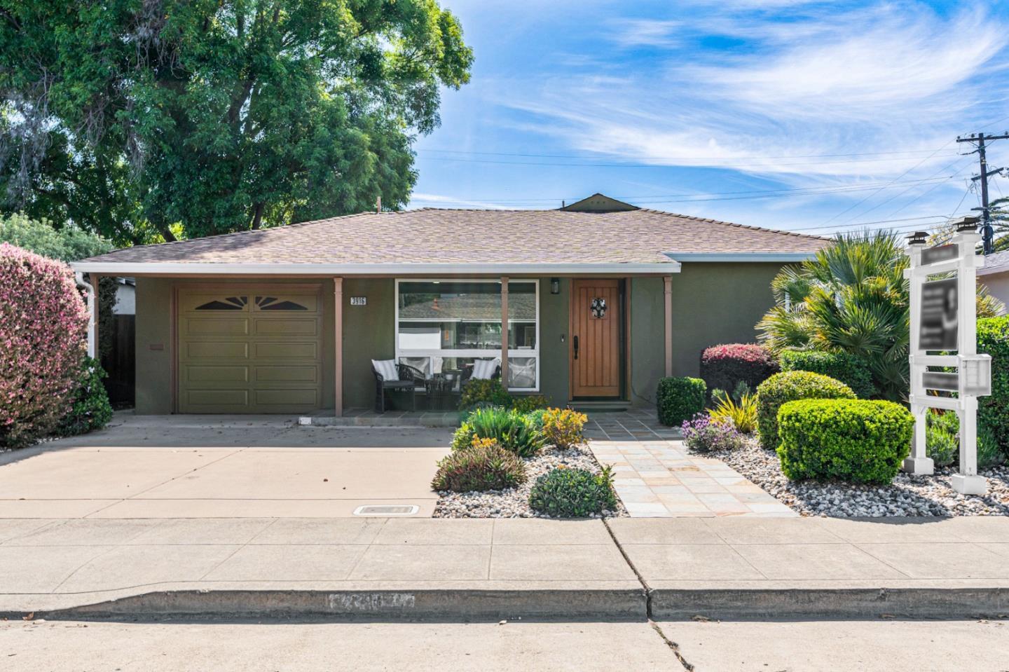 Neighborhood Neighborhood-108