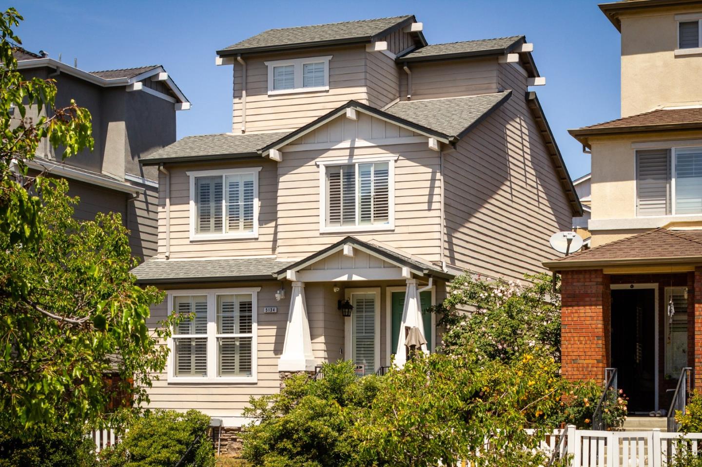 Neighborhood Neighborhood-1