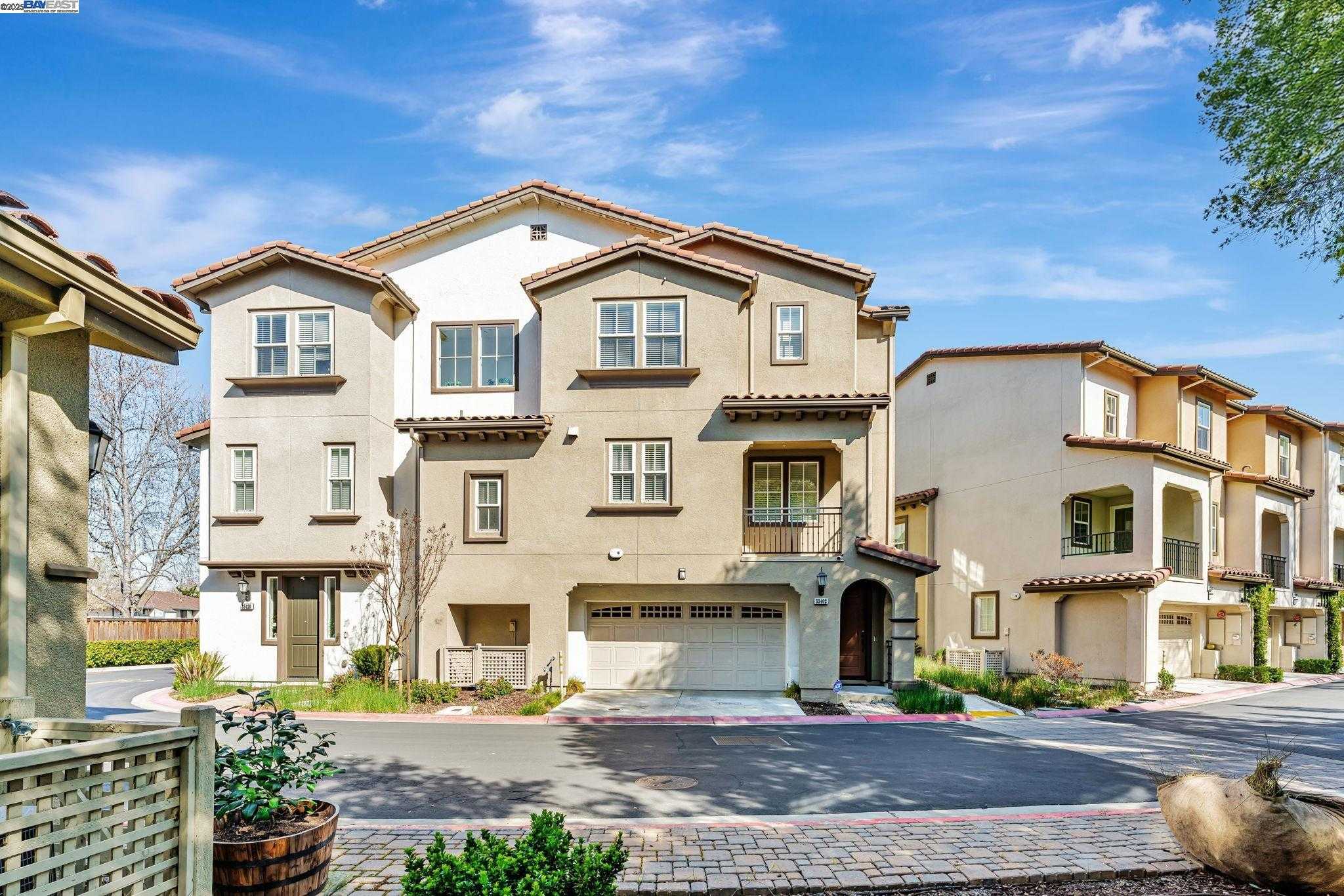 Neighborhood Neighborhood-10