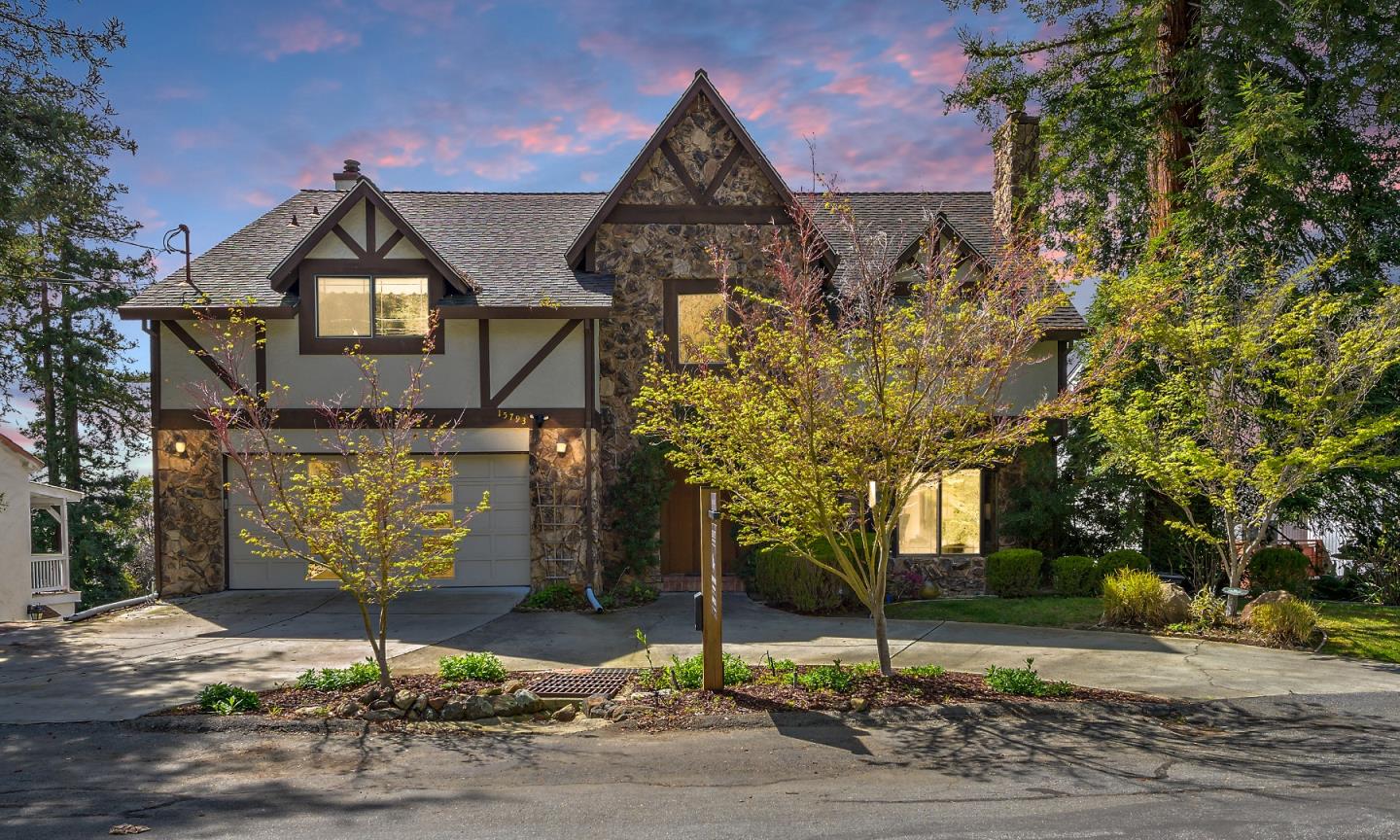 Neighborhood Neighborhood-18