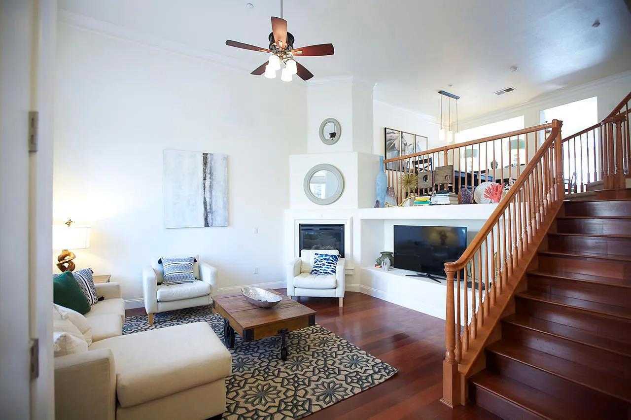 Neighborhood Neighborhood-89