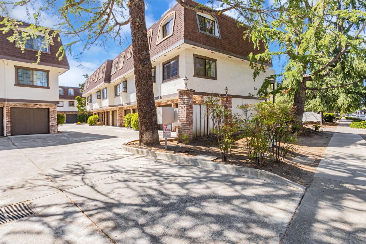 Neighborhood Neighborhood-8