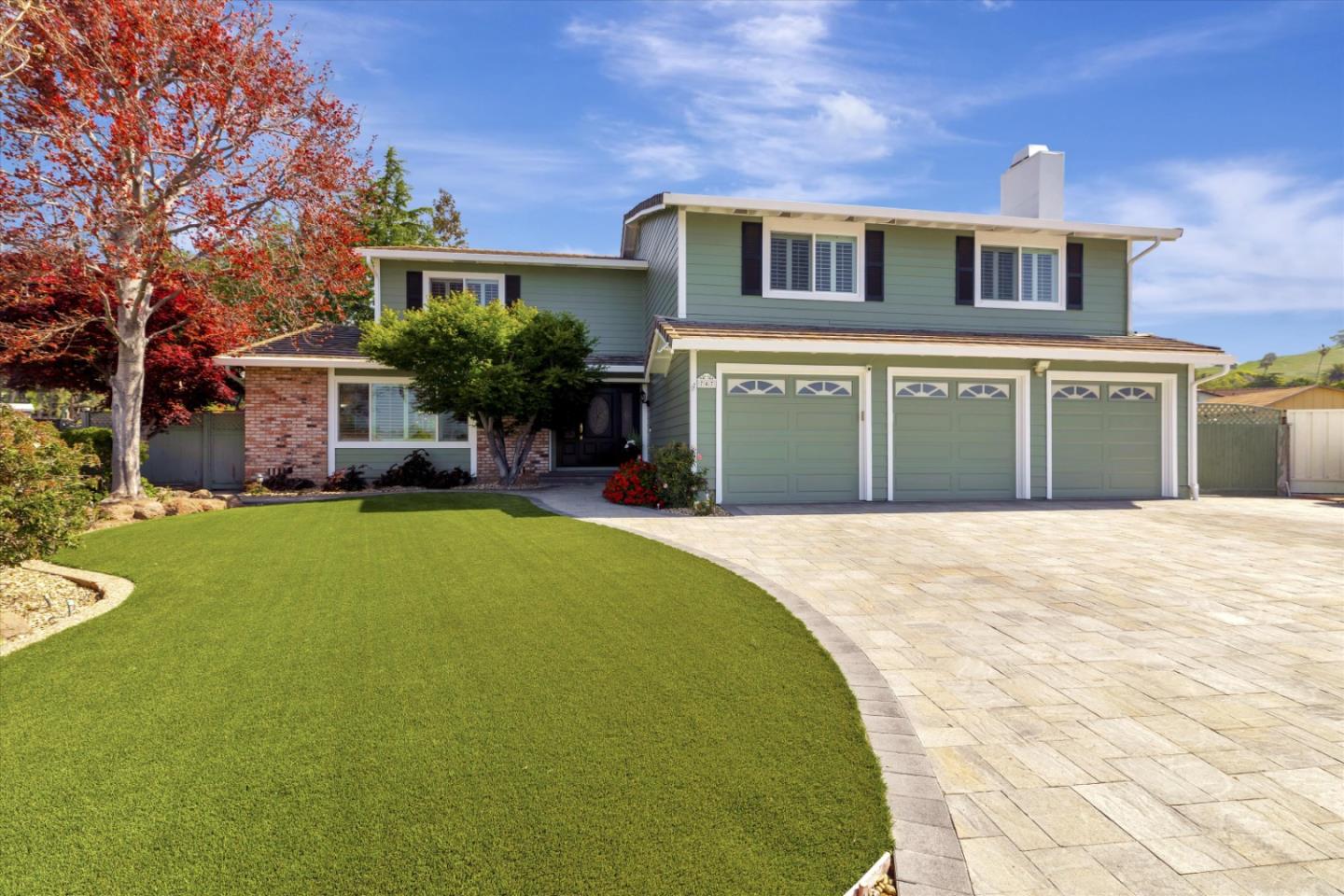 Neighborhood Neighborhood-136