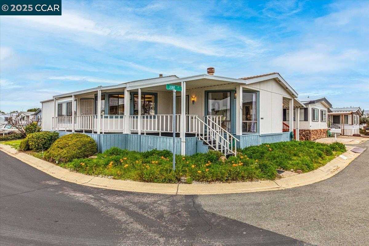 Neighborhood Neighborhood-28