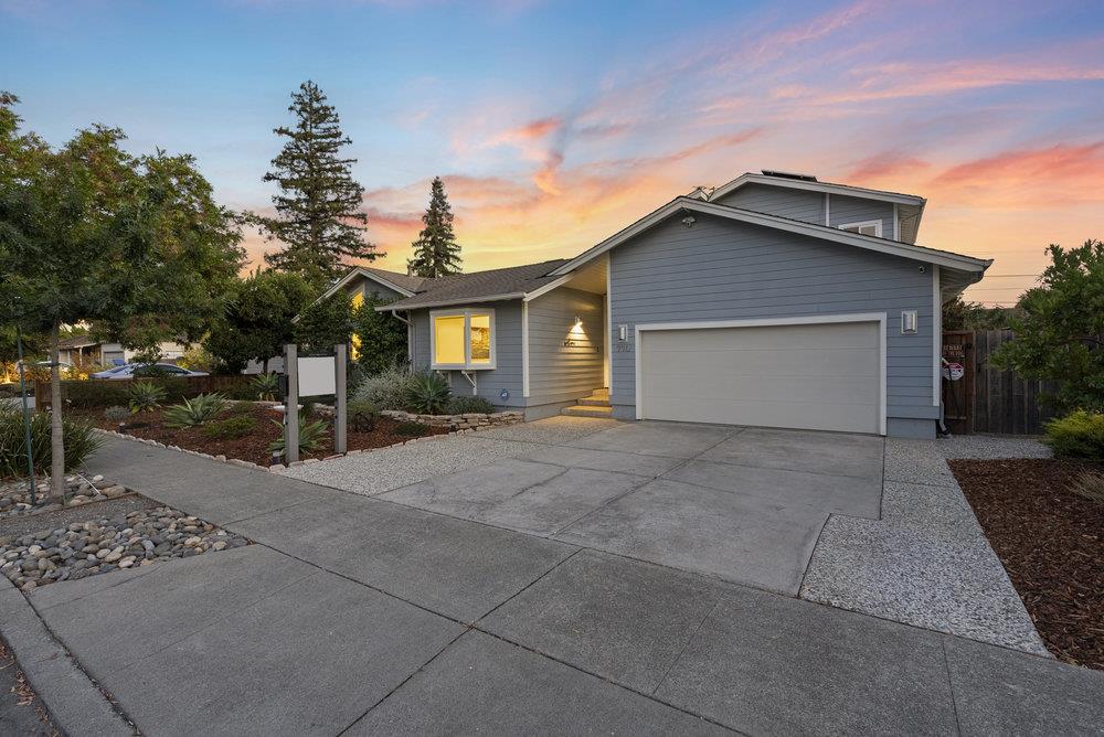 Neighborhood Neighborhood-3