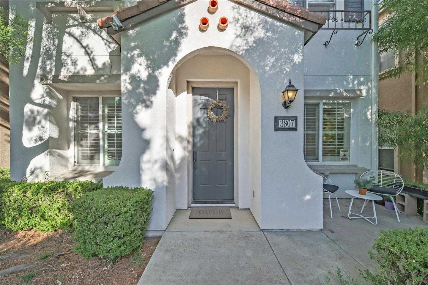 Neighborhood Neighborhood-30