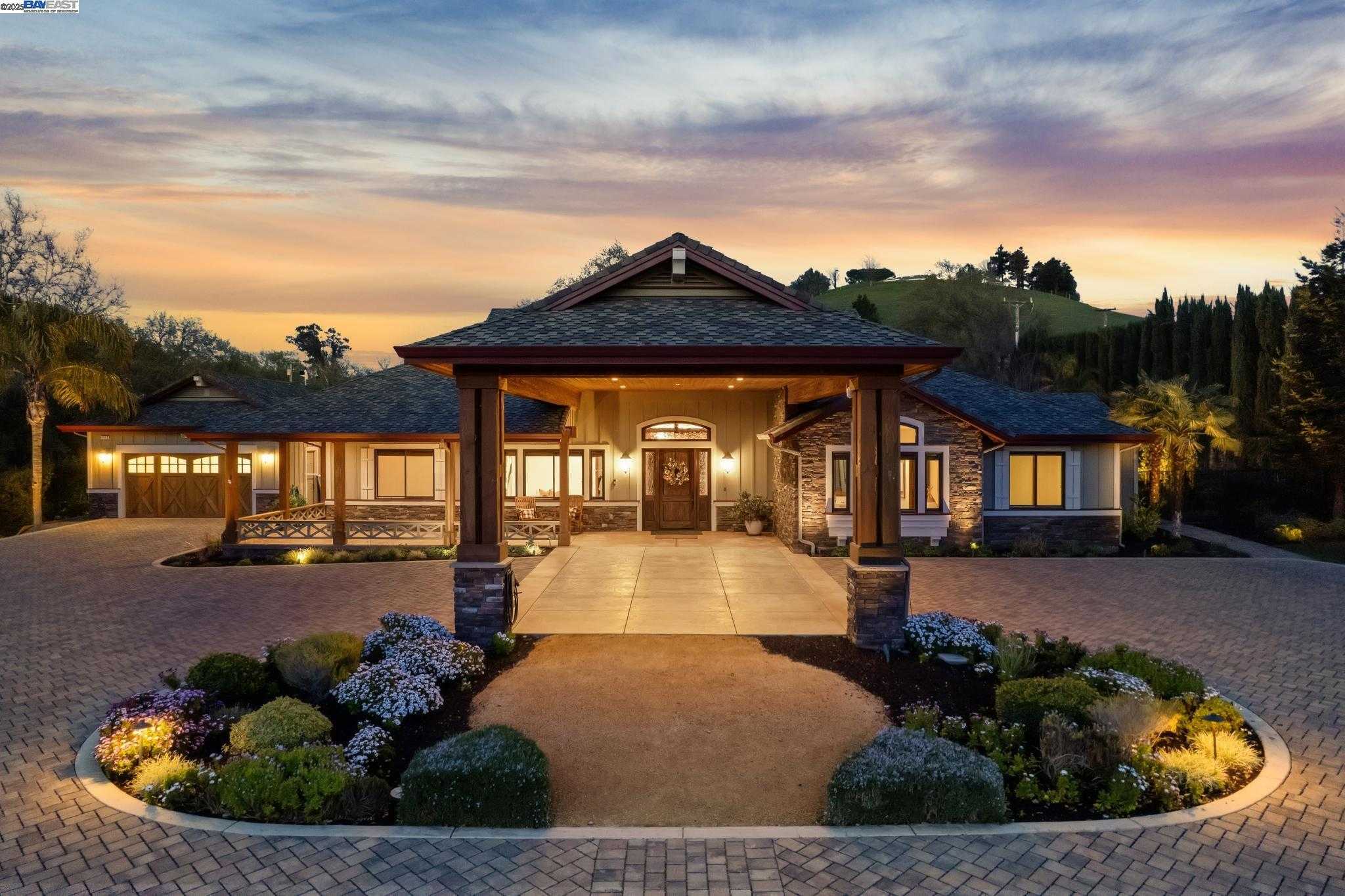 Neighborhood Neighborhood-1