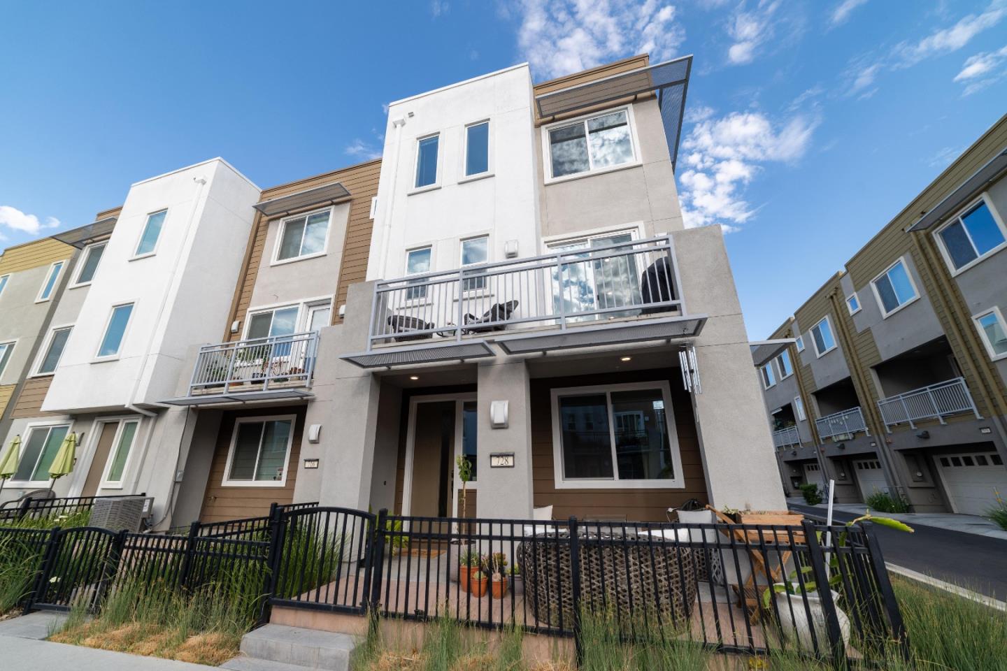 Neighborhood Neighborhood-90