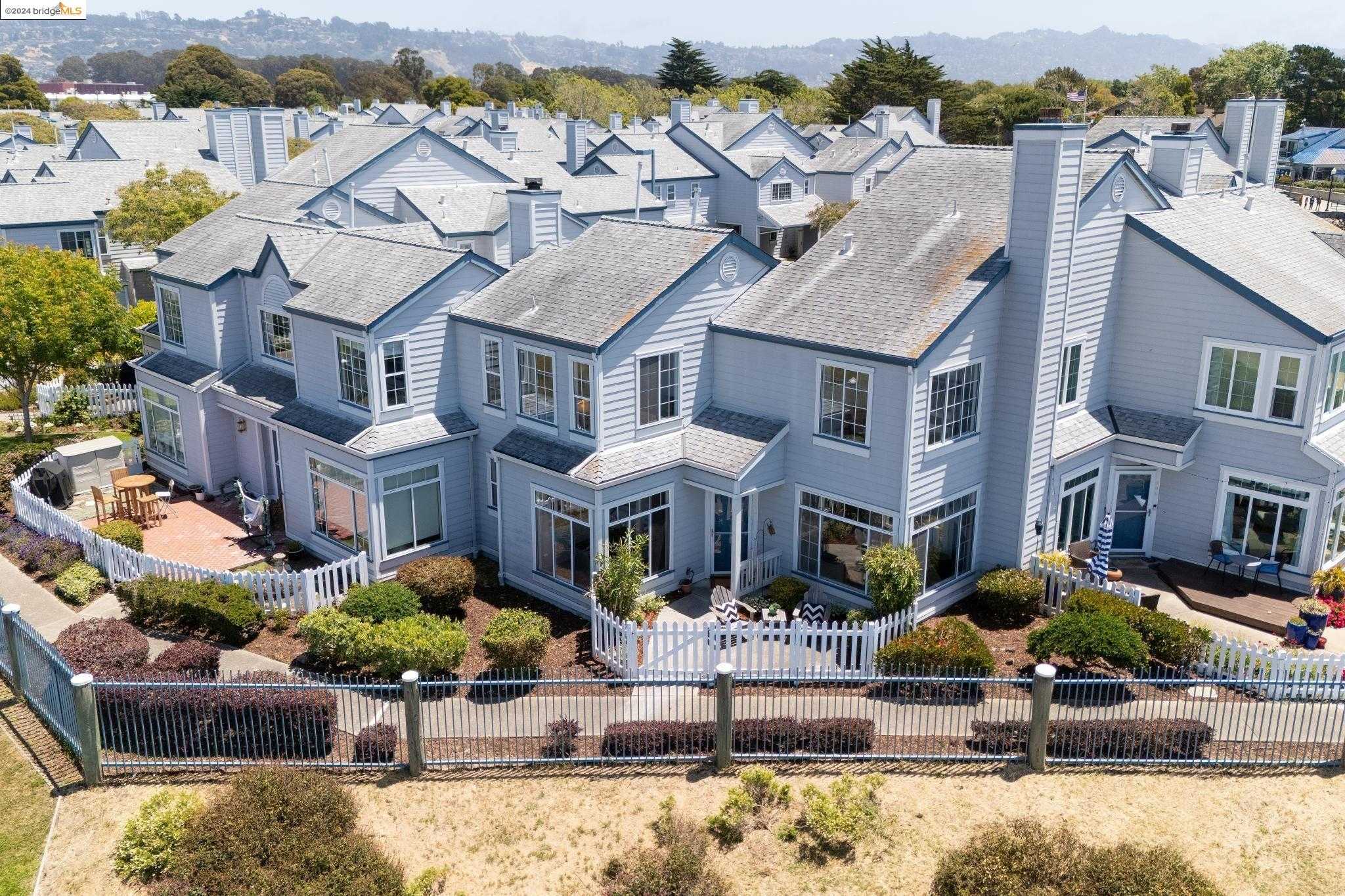 Neighborhood Neighborhood-5