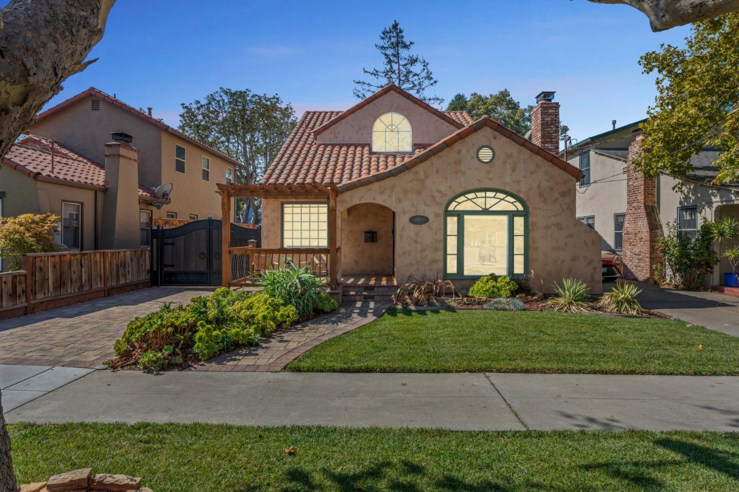 Neighborhood Neighborhood-69