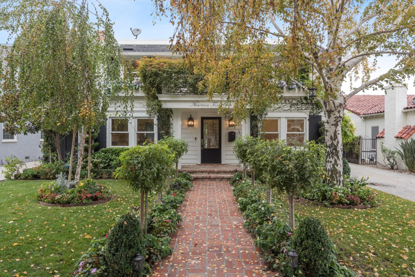 Neighborhood Neighborhood-3