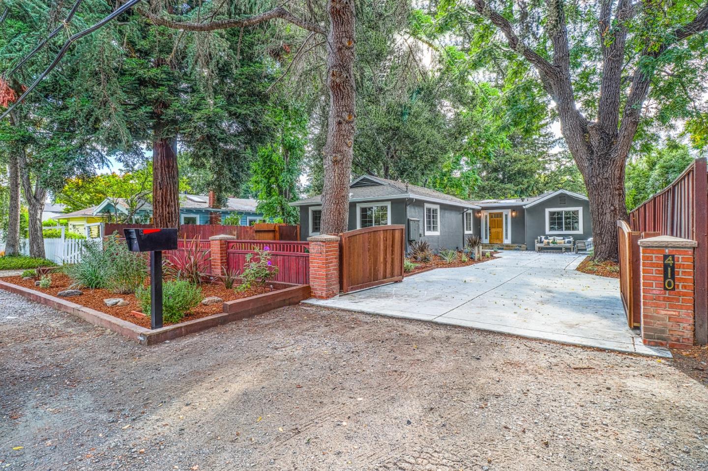 Neighborhood Neighborhood-79