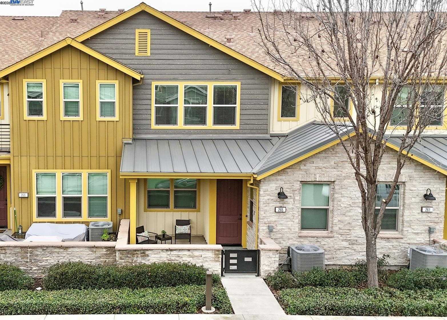 Neighborhood Neighborhood-32