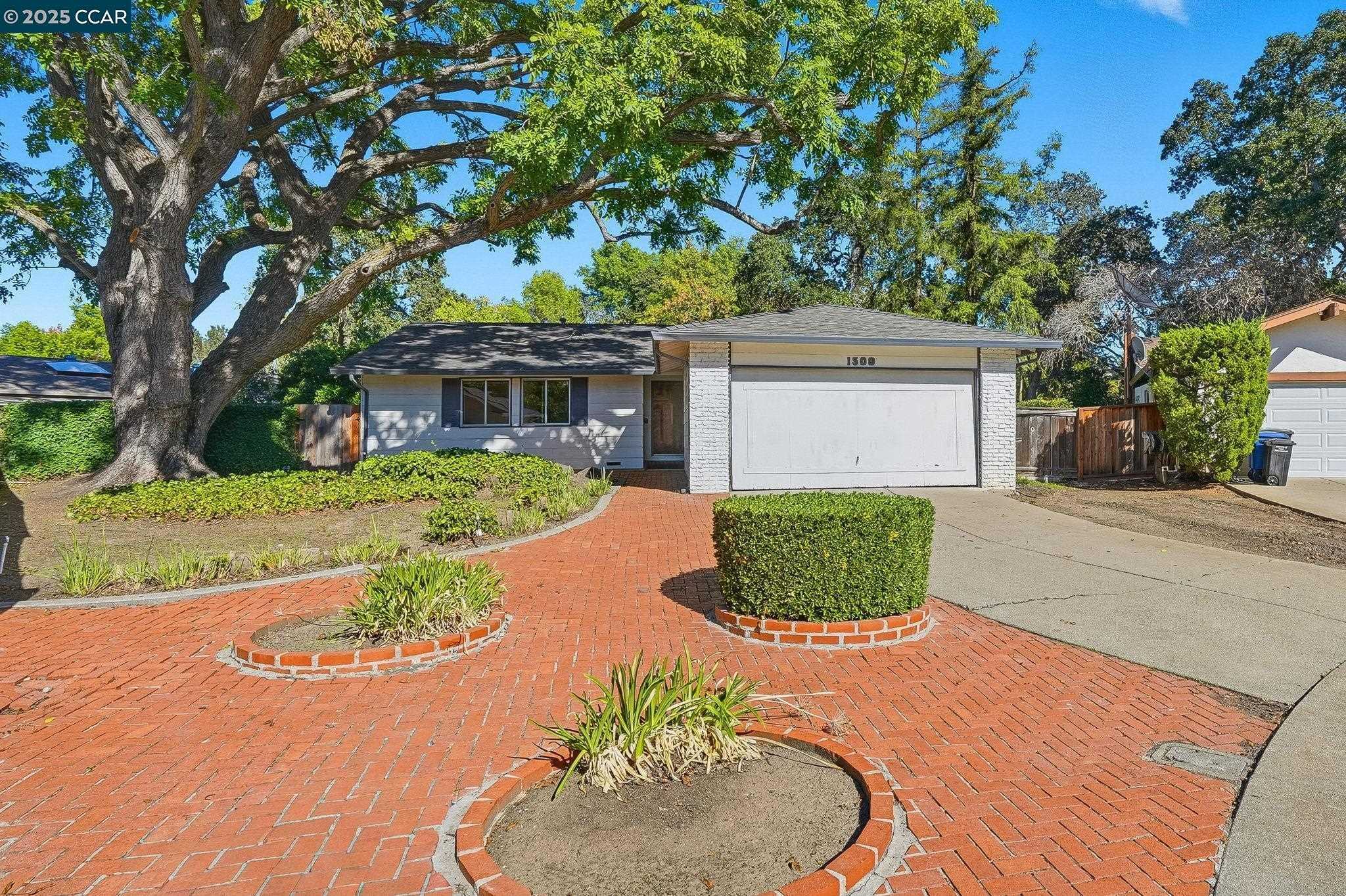 Neighborhood-15