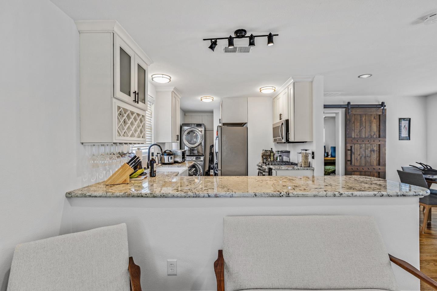 Neighborhood Neighborhood-8