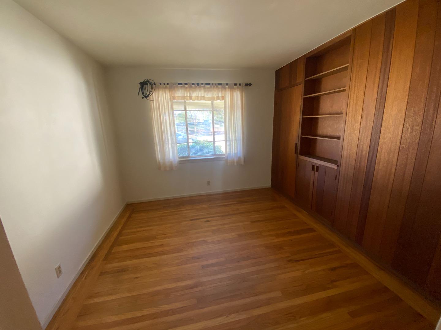 Neighborhood Neighborhood-44