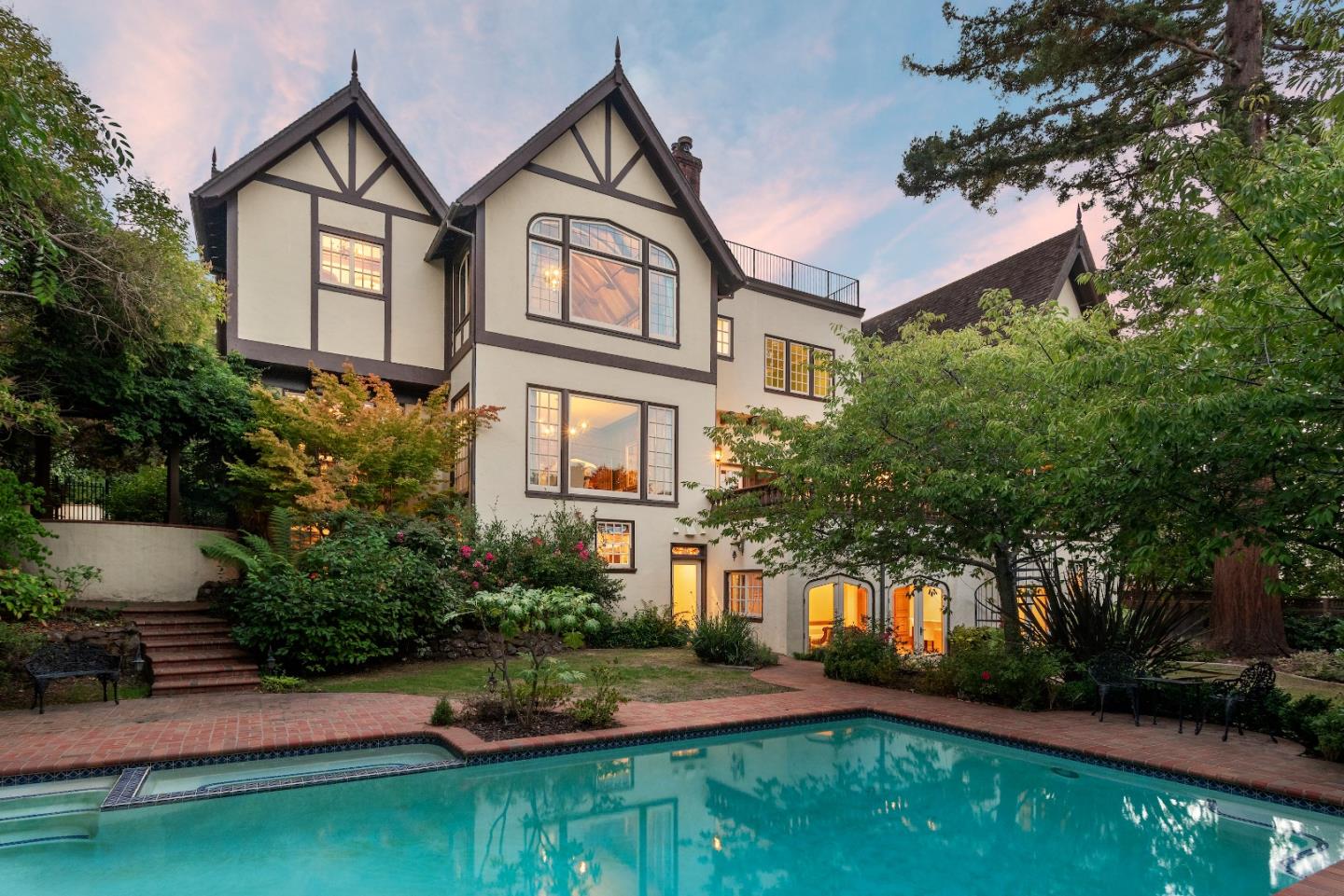 Neighborhood Neighborhood-31