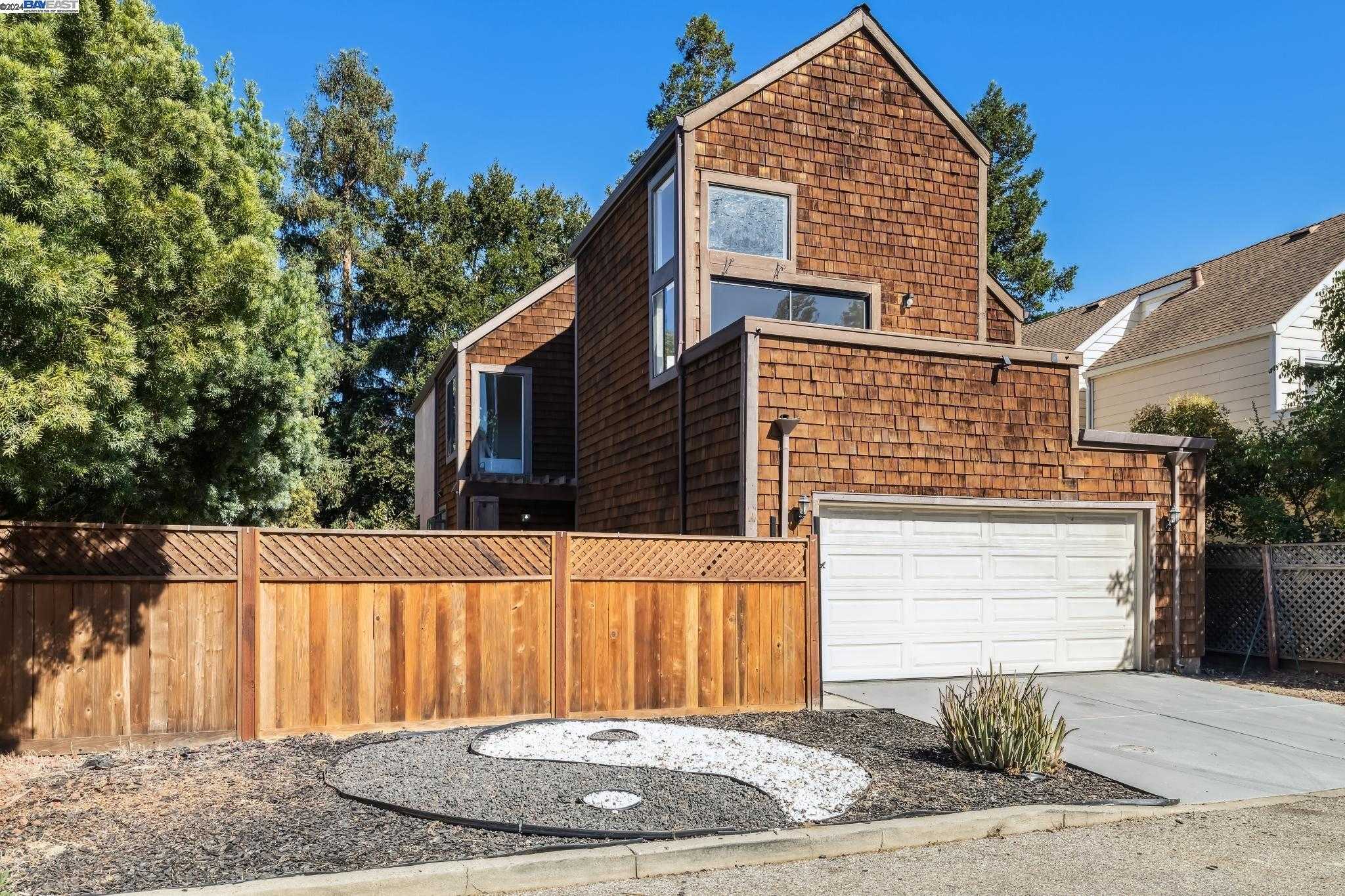 Neighborhood Neighborhood-4