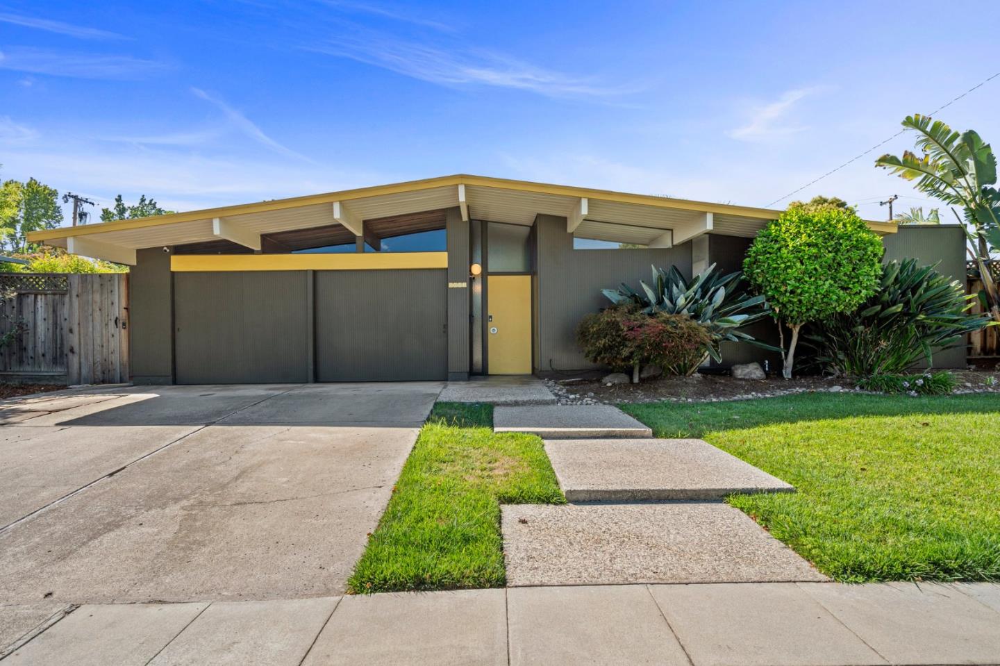 Neighborhood Neighborhood-44