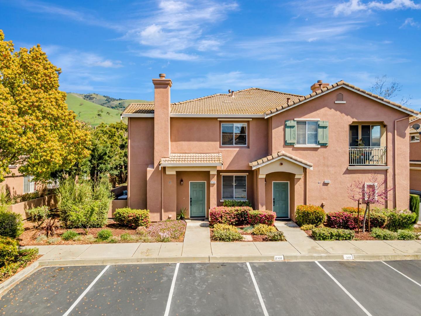 Neighborhood Neighborhood-74