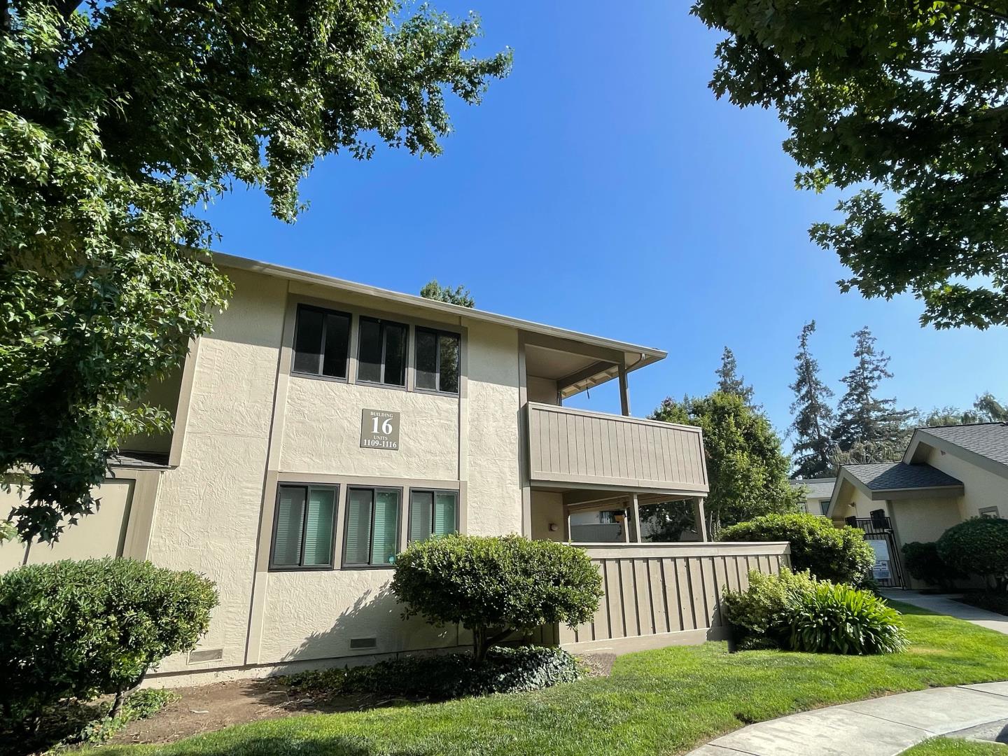 Neighborhood Neighborhood-94