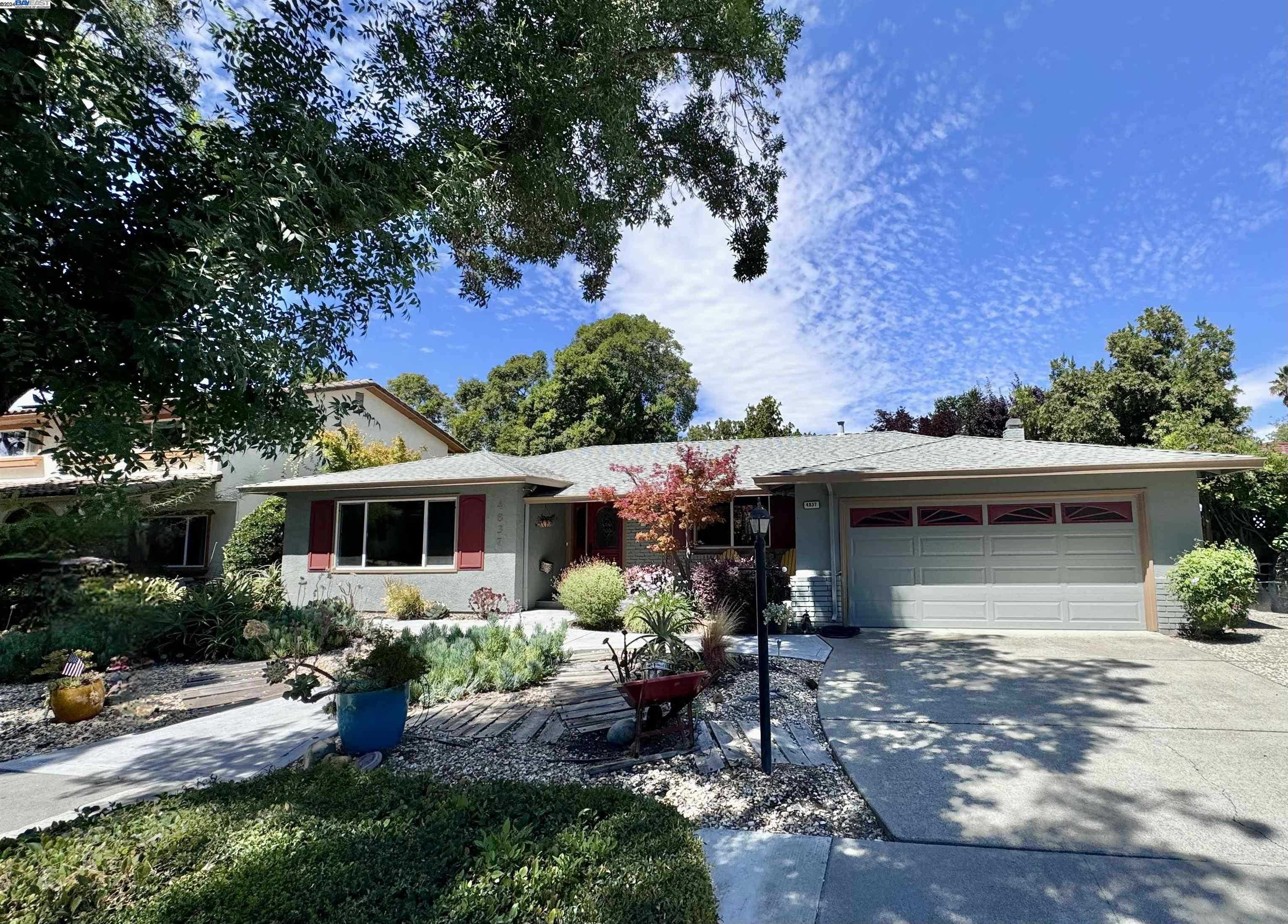 Neighborhood Neighborhood-28