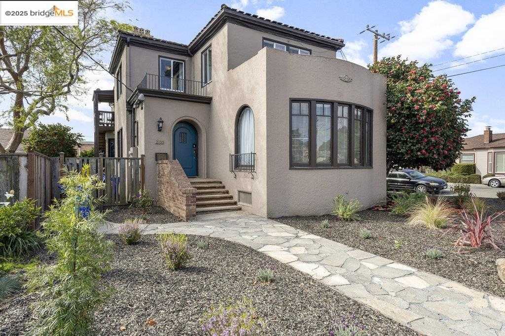 Neighborhood Neighborhood-31