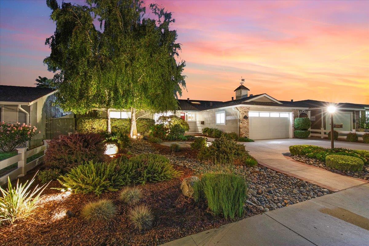 Neighborhood Neighborhood-17