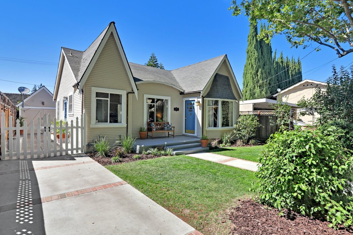 Neighborhood Neighborhood-42