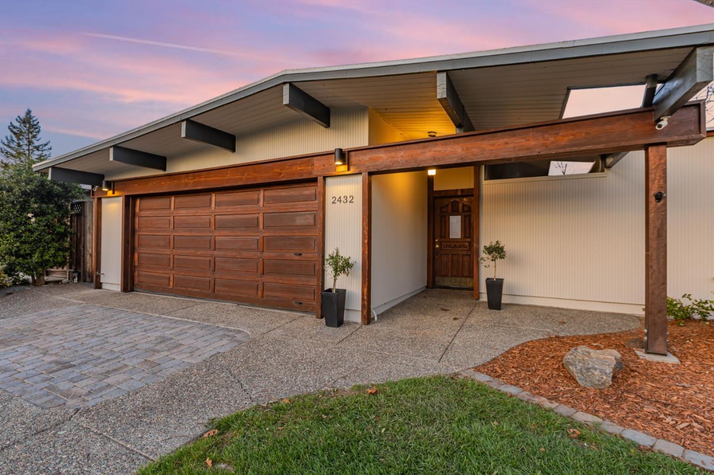 Neighborhood Neighborhood-3