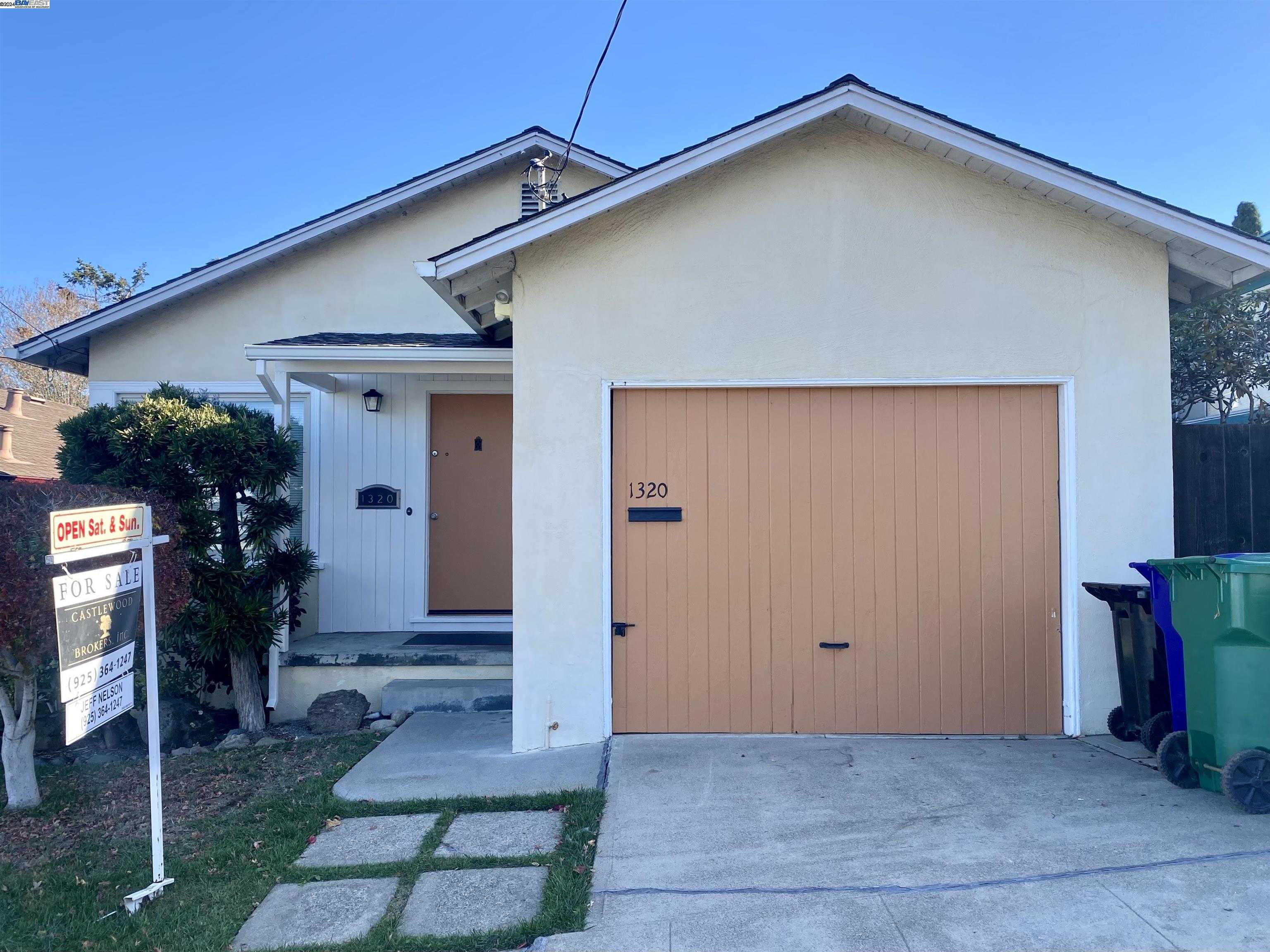 Neighborhood Neighborhood-20