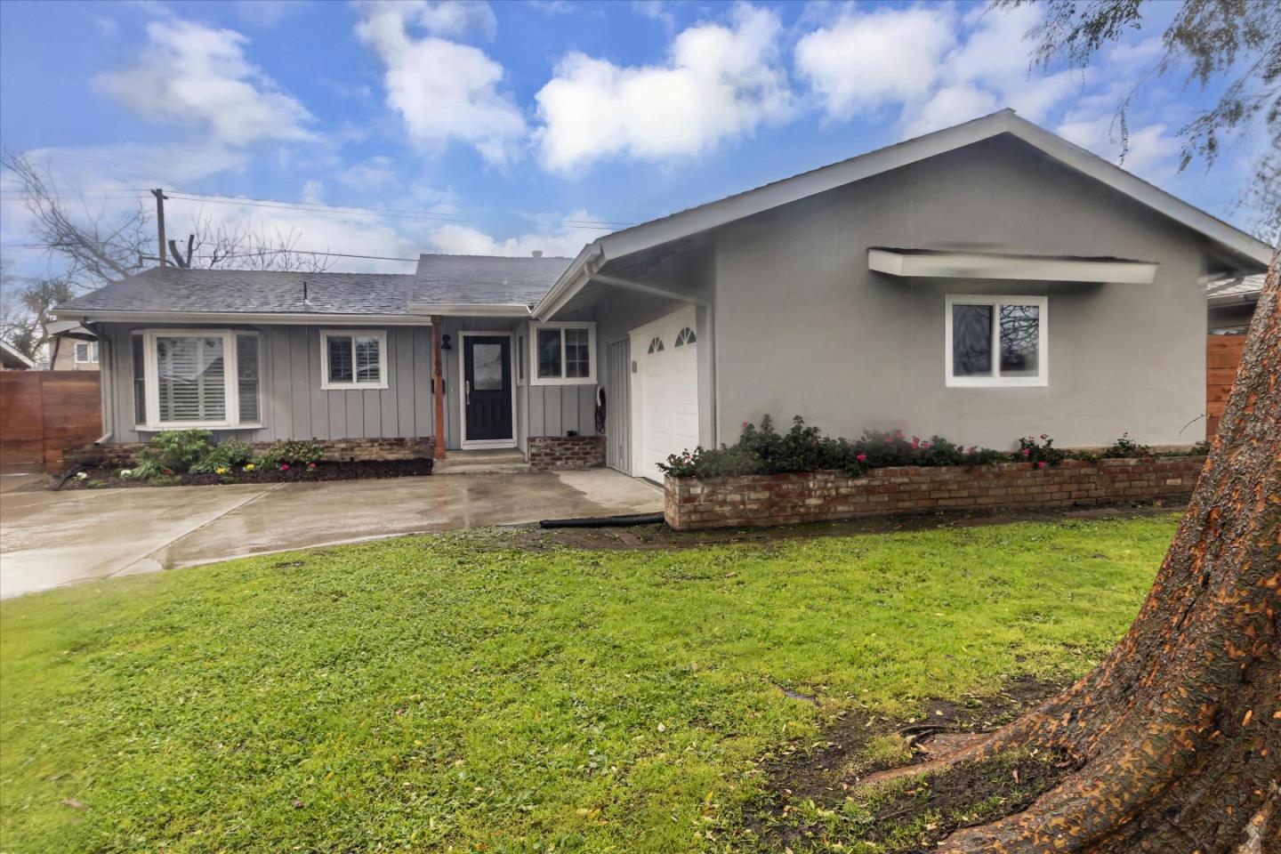 Neighborhood Neighborhood-18