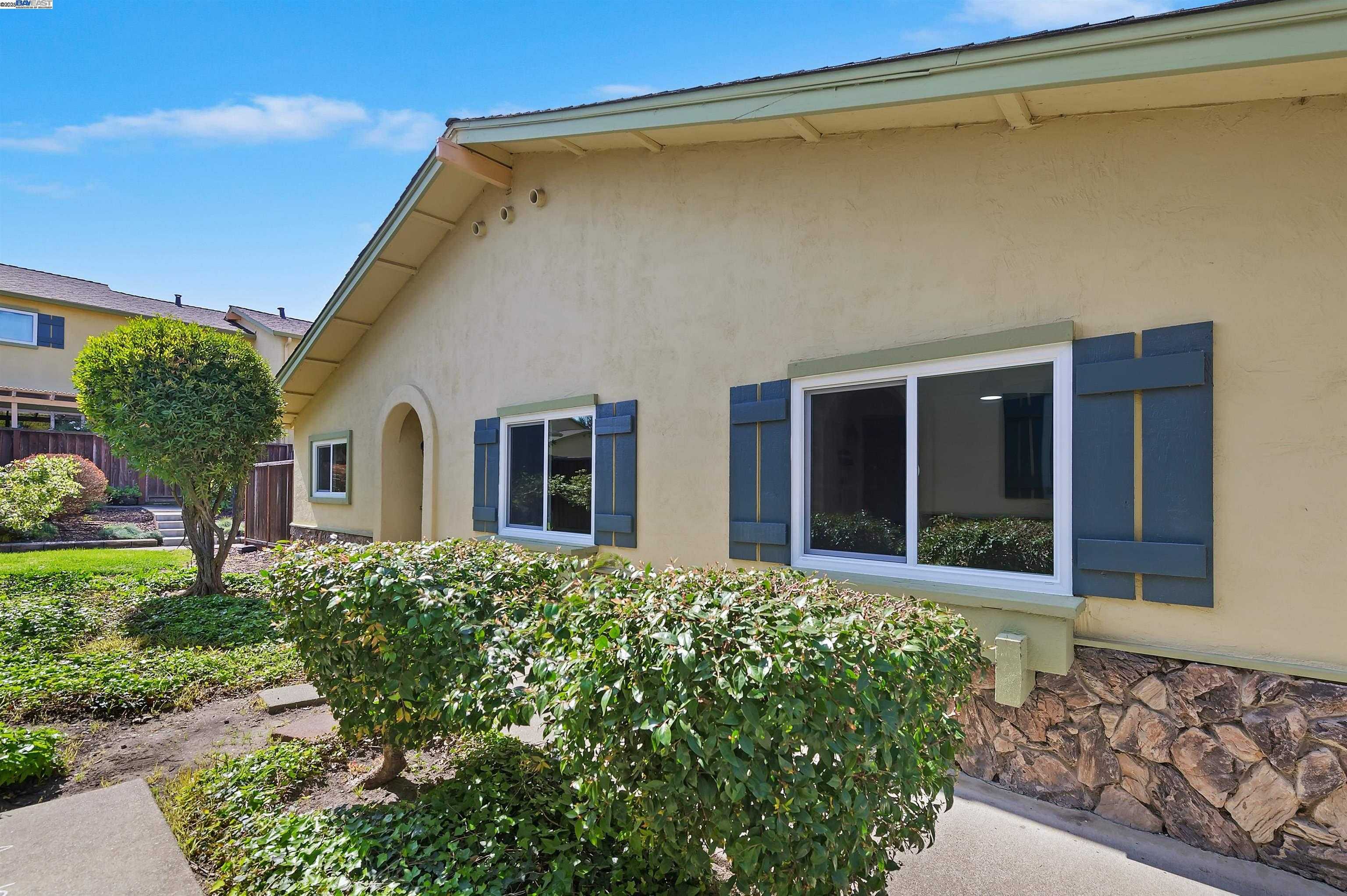 Neighborhood Neighborhood-24