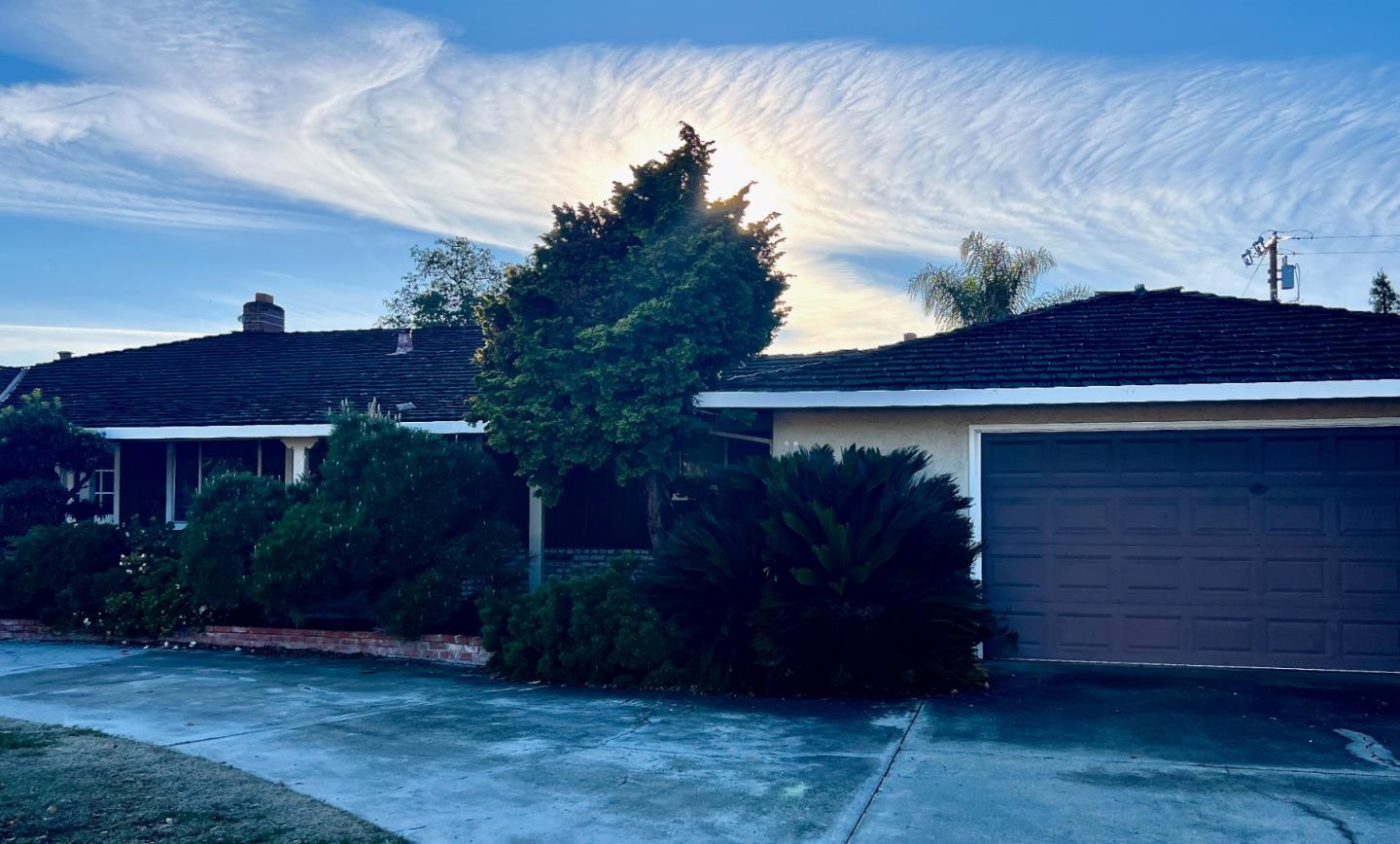 Neighborhood Neighborhood-22