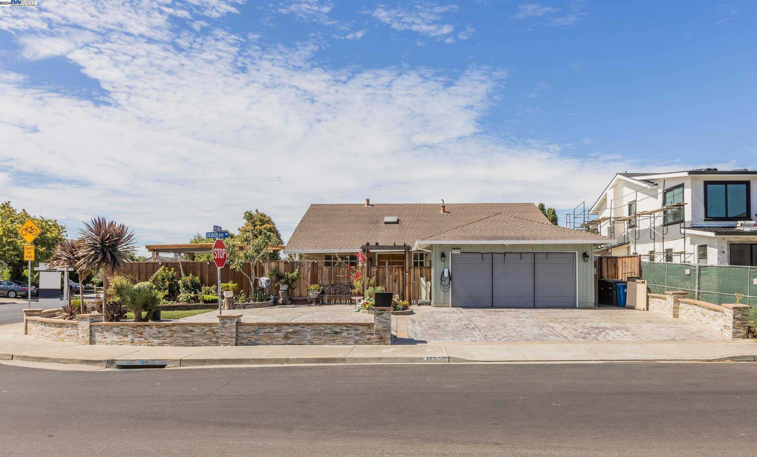 Neighborhood Neighborhood-13