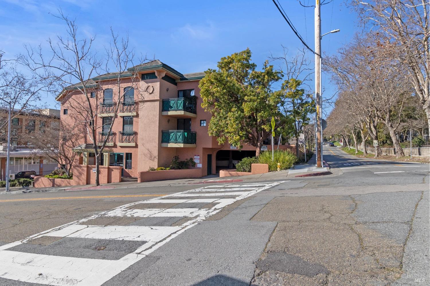 Neighborhood Neighborhood-4