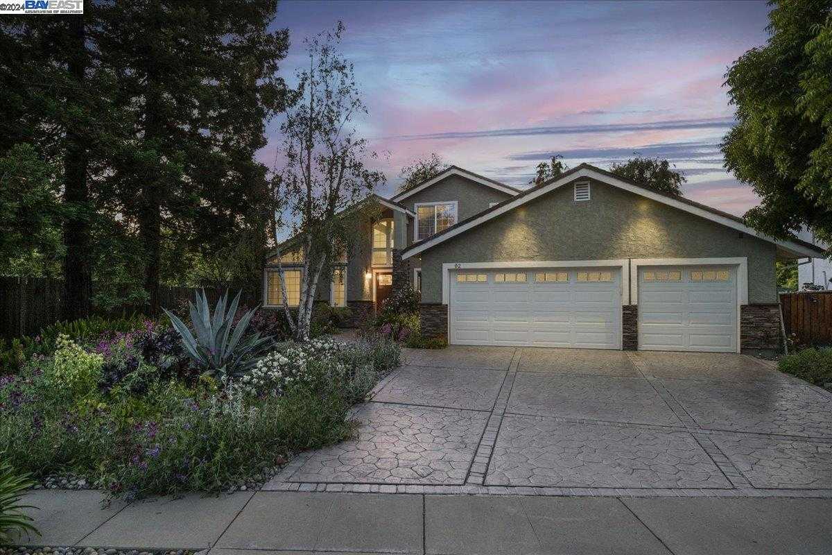 Neighborhood Neighborhood-18