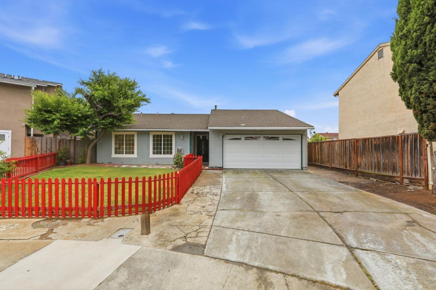 Neighborhood Neighborhood-20