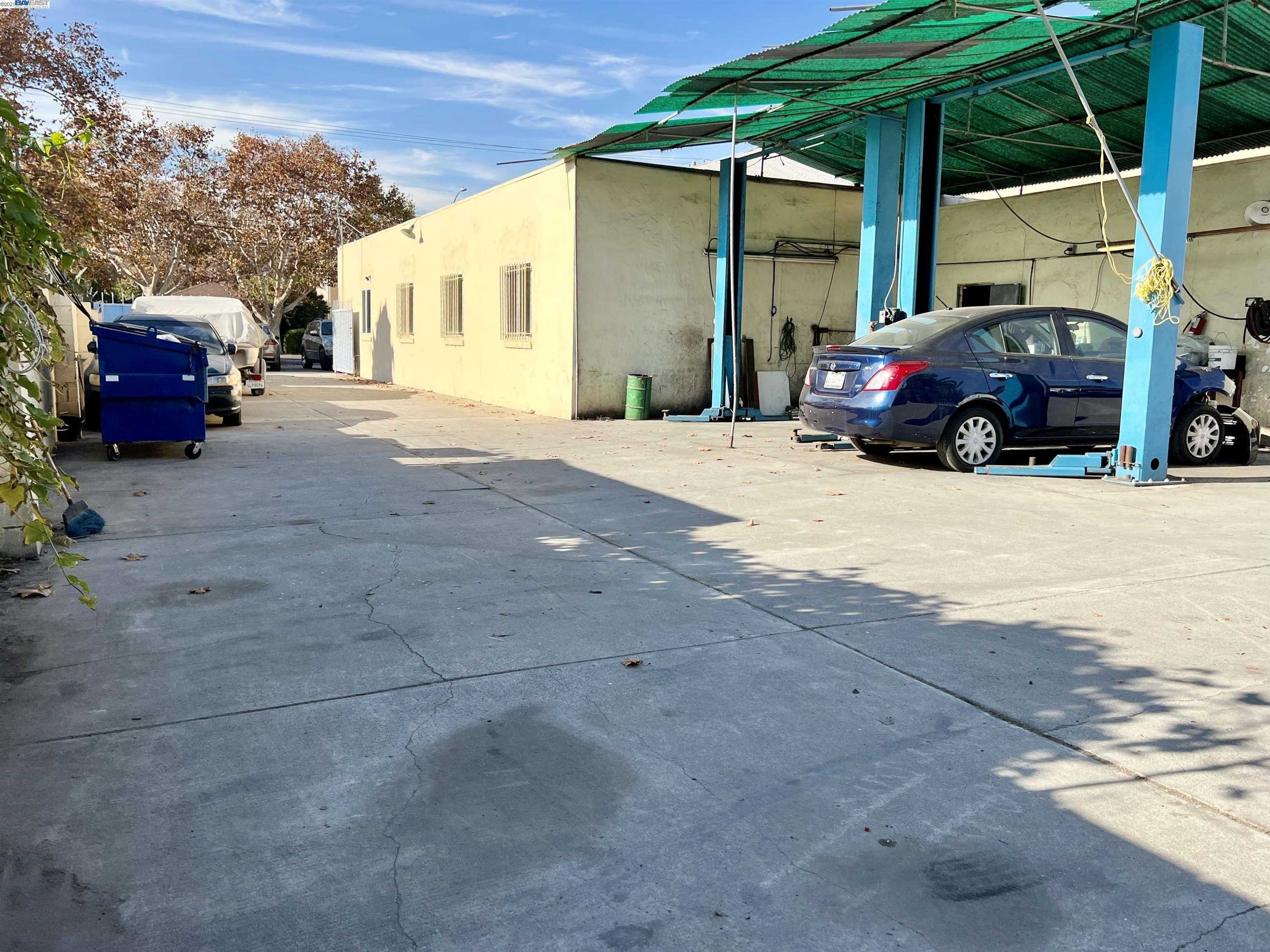 Neighborhood Neighborhood-30